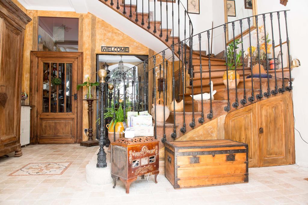 Bed and Breakfast Au Bonheur D'Alphonse Lusignan-Petit Екстер'єр фото