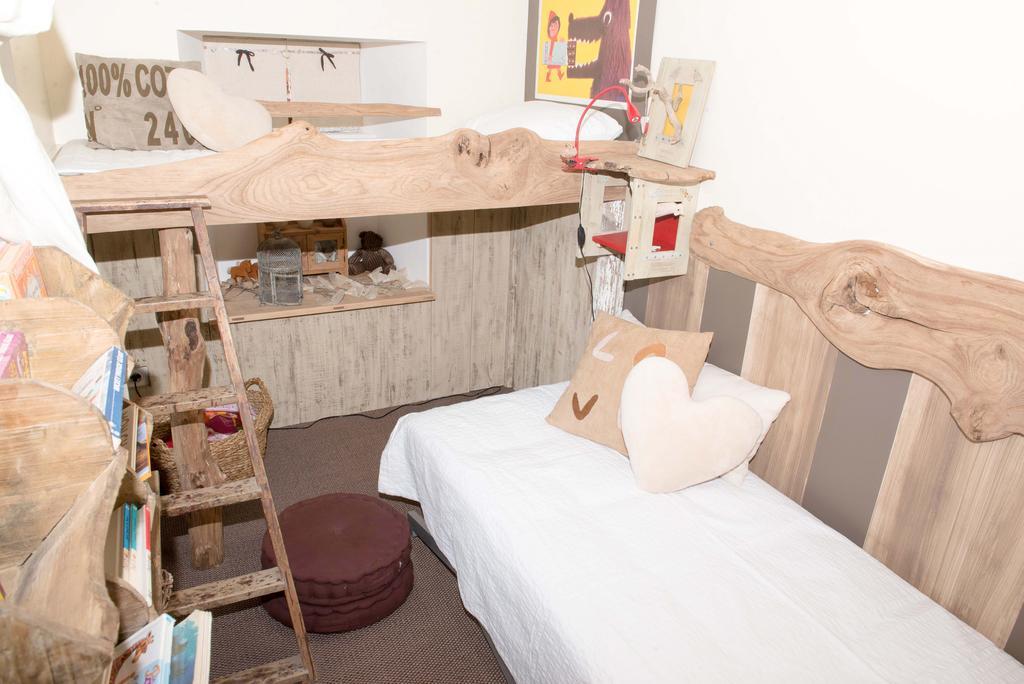 Bed and Breakfast Au Bonheur D'Alphonse Lusignan-Petit Номер фото