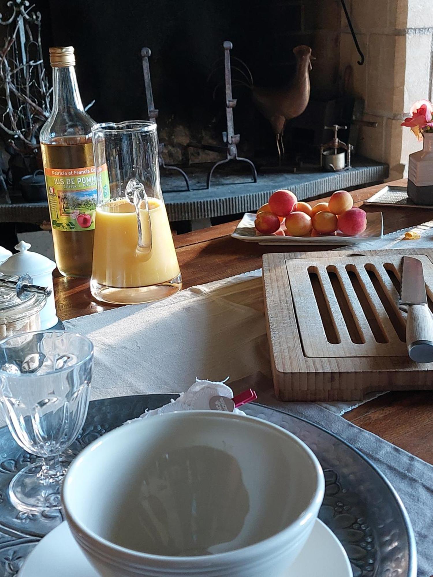 Bed and Breakfast Au Bonheur D'Alphonse Lusignan-Petit Екстер'єр фото